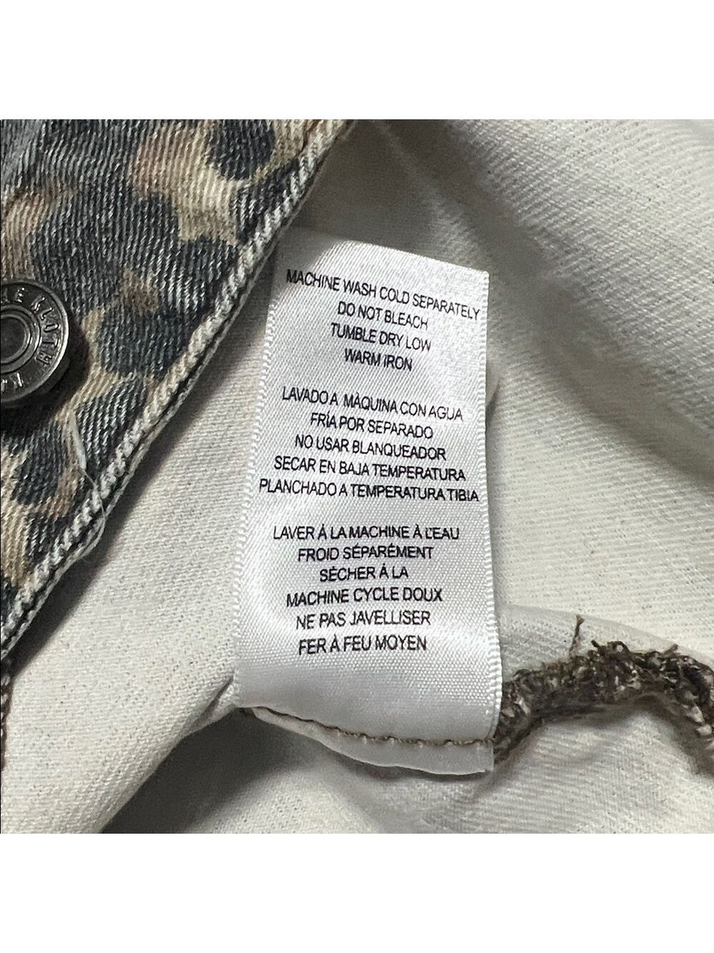 Kut from the Kloth Leopard Print Jean Jacket - Black and Tan. XL - Picture 5 of 9
